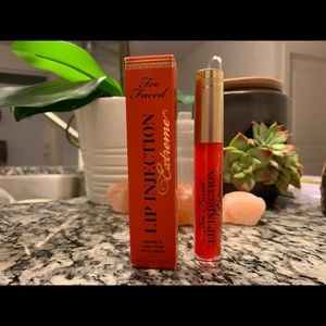 Too Faced Lip injection Extreme